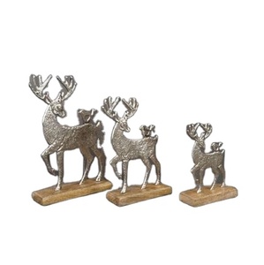 กวางเรนเดียร์โลหะขายส่งบนฐานไม้ของตกแต่งคริสต์มาส,ของตกแต่งแบบแขวนสำหรับปาร์ตี้ที่บ้านงานปาร์ตี้คริสต์มาสปีใหม่2023 - Product Image 1