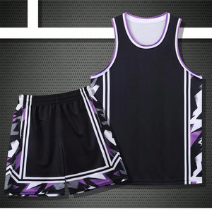 Conjunto de camiseta y pantalones cortos de baloncesto personalizados para hombre, color negro, morado, estampado geométrico, ropa deportiva que absorbe la humedad, para todas las estaciones - Product Image 5