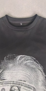 เสื้อยืดคอกลมแขนสั้นสีดำสำหรับผู้ชาย เสื้อยืดพิมพ์ลายกราฟิกอีนส์ไตน์ดอลลาร์บิล - Product Image 6