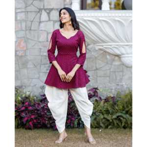 ชุดเดรสทรงเปปลัมไซส์ XS พร้อมเสื้อแขนสามส่วน สวมใส่สบายและมีสไตล์ ชุดประจำชาติอินเดีย - Product Image 2