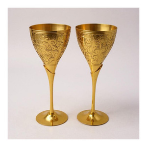 Copa de Vino de Latón Hecha a Mano con Motivo Floral Esmaltado, Sostenible, Capacidad de 500 ml, Colores y Logotipo Personalizables - Product Image 3