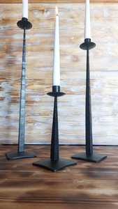 Candelabro Alto de Hierro Forjado Hecho a Mano - Decoración Navideña Moderna y Lujosa, Ecológica y Duradera - Product Image 2