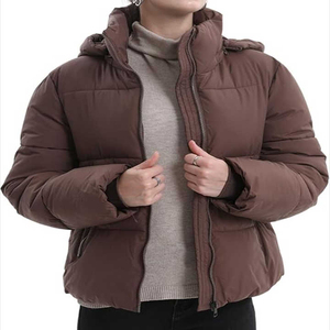 Veste d'hiver matelassée noire pour femme, à capuche, manches longues, rembourrage épais en polyester, coupe-vent, courte, fermeture éclair - Product Image 5
