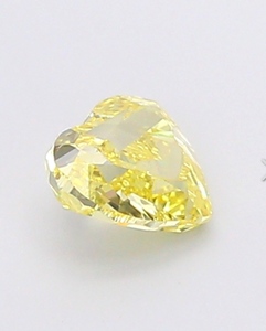 Diamante Amarillo Sintético de Corte Corazón, Color Intenso, Claridad VS2, Certificado IGI, para Joyería - Product Image 2