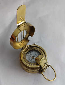 เข็มทิศทองเหลืองแท้พร้อมเลนส์กระจกมองเห็น ขนาดพกพา สำหรับการเดินเรือ - Product Image 5