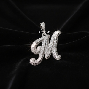 Pendentif personnalisé lettre initiale M glacée en argent sterling 925 plaqué or blanc avec moissanite VVS, bijoux hip-hop en gros - Product Image 2