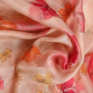 Tela premium con estampado y bordado, un textil moderno diseñado para colecciones de moda y prendas elegantes. Esta tela... - Product Image 5