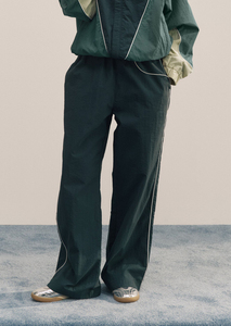 Pantalon de survêtement OEM/ODM pour femme, design personnalisé, couleur unie, avec bandes latérales contrastantes, taille mi-haute, coupe ample, en tissu de haute qualité - Product Image 5