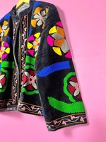 Manteau en velours brodé à la main style Boho Suzani, veste courte d'hiver faite à la main, kimono ethnique à motifs floraux, vêtement d'extérieur artisanal, cadeau de festival pour elle
