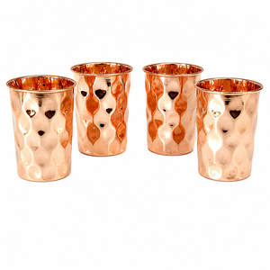Ensemble de 2 verres à eau en cuivre pur faits à la main, gobelets ayurvédiques avec motif floral en relief, vaisselle en métal écologique - Product Image 3