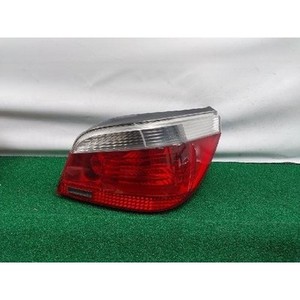 Feu arrière extérieur droit d'occasion OEM 6910768 pour BMW Série 5 2000-2007 - Product Image 2