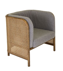 Fauteuil en bois de teck massif avec dossier en rotin tressé et coussins inclus pour une utilisation intérieure et extérieure - Product Image 1