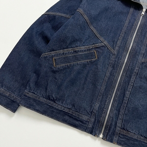 แจ็คเก็ตยีนส์สีน้ำเงินเข้มแบบซิป |   เสื้อแจ็คเก็ตทรงบอมเบอร์สไตล์สตรีทแวร์ขนาดโอเวอร์ไซส์ |   เสื้อโค้ทเดนิมเย็บตะเข็บตัดกัน |   ผู้ผลิต OEM ตามสั่ง - Product Image 4