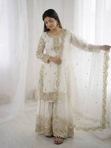 Traje Anarkali de seda bordado en blanco con dupatta, estilo tradicional holgado para bodas, para mujeres, estilo India-Pakistán. - Product Image 6