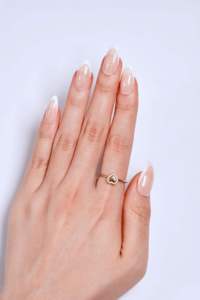 Uñas Postizas Naturales Artificiales Personalizadas al por Mayor, Clásicas con Punta Francesa, Forma de Almendra, Color Nude, Longitud Media, ABS con Estampado Dorado - Product Image 5