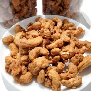 Noix de cajou 100% naturelles, piquantes, OEM/ODM, prix compétitif, origine Afrique, W240, disponibles, certifiées USDA Organic, grillées au chili et à l'ail - Product Image 1