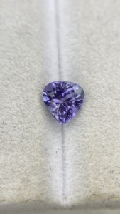 Piedra de Tanzanita Natural Certificada, Sin Calentar, Multicolor, Corte en Forma de Corazón, Zoisita Natural, 1.33 Quilates, Claridad Impecable - Product Image 2