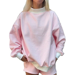 Sudadera y Hoodie Oversize de Invierno para Mujer con Cuello Alto Personalizable, Rayas Rosa y Blanco, Hombros Caídos, Estilo Urbano - Product Image 1