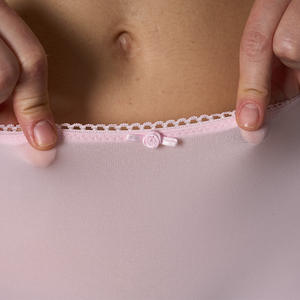 Ensemble de lingerie sexy pour femmes, nouveau design tendance, en soie/coton tricoté, respirant, avec logo personnalisé. - Product Image 3