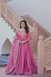 Traje Anarkali Bordado para Mujer con Dupatta, Ropa Étnica de Diseñador, Vestido Tradicional para Bodas y Fiestas Indias - Product Image 1