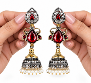 Boucles d'oreilles pendantes Jhumka en laiton plaqué or et argent antique, bicolores oxydés, style indien bohème, avec serti clochette, pour mariage, vente en gros - Product Image 3