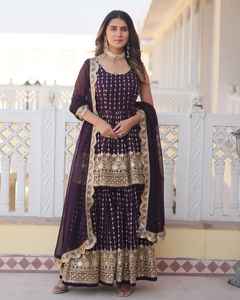 Hermoso pesado Faux Georgette Winter Indian Gharara Set bordado Salwar Kameez con cómodo crepé de mantequilla interior - Product Image 5