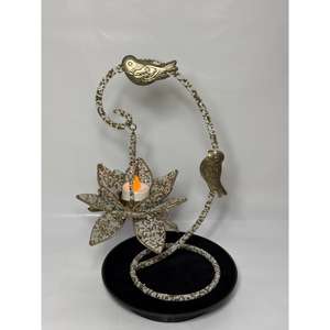 Portavelas Metálico - Decoración de Lujo Ecológica para el Hogar, Cuentas Blancas y Doradas, Diseño Colgante Hecho a Mano, Adorno Perfecto para Mesa - Product Image 5