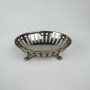 Porte-savon en métal moderne pour salle de bain avec design de drainage pour évier, comptoir et douche - Product Image 1