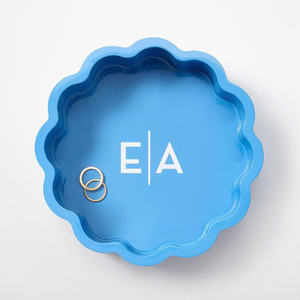 Bandeja Redonda Minimalista con Borde Festoneado, Elegante Bandeja de Servicio Hecha a Mano para Decoración Moderna del Hogar, Estilo para Mesa de Centro - Product Image 1