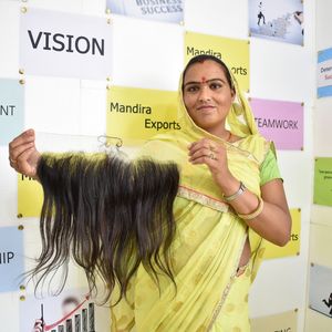 Extensiones de cabello humano vietnamita recto frontal 13*4 negro sin enredos al por mayor Natural alineado con cutícula 100% - Product Image 5