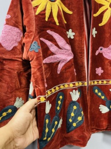 Chaqueta de Terciopelo Bordada con Cuello Mandarín, Manga Larga, Patrón Floral, Bordado a Mano, Cálida, Informal, para Otoño - Product Image 5