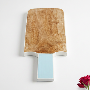 Planche à découper en bois faite à la main, en forme de bâtonnet de glace, avec poignée bleu clair, vente en gros, personnalisable, en bois naturel écologique - Product Image 1