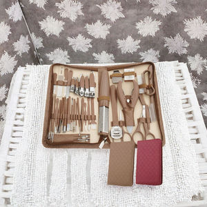 Ensemble de manucure et pédicure haut de gamme, de qualité supérieure, fabriqué sur mesure en acier inoxydable léger, avec emballage personnalisé - Product Image 3