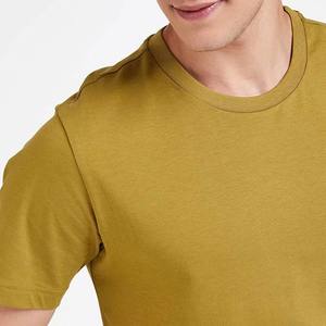 T-shirt décontracté pour homme en jersey de coton vibrant jaune moutarde, coupe ajustée, 180 GSM, couleur unie, style urbain - Product Image 3