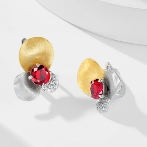 Pendientes de Plata 925 con Flor y Rubí, Chapados en Oro de 22k, Minimalistas, para Uso Diario, para Mujer - Product Image 2