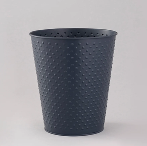 Corbeille à déchets décorative en métal pour marque privée, idéale pour chambre, salle de bain, salon, bureau, hôtel, chambre d'hôtes et lieu de travail - Product Image 3