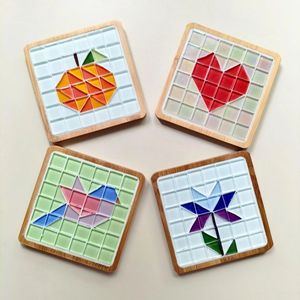 Ensemble de dessous-de-verre en mosaïque de verre sur base carrée en bois, motifs pomme, cœur, oiseau, fleur, protection de table, résistant à la chaleur, support pour boissons - Product Image 1