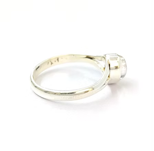 Bague personnalisée unisexe en pierre de lune bleue, cabochon ovale, collection de bijoux faits à la main, pour tous les jours et les occasions - Product Image 3