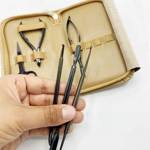 Kit d'outils de manucure et pédicure en acier inoxydable – Repousse-cuticules, coupe-ongles et ciseaux à ressort – Conception durable et portable - Product Image 1