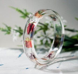 Bracelet en résine fait main avec des insectes réels, bracelet transparent tendance, design exquis, cadeau promotionnel original - Product Image 3