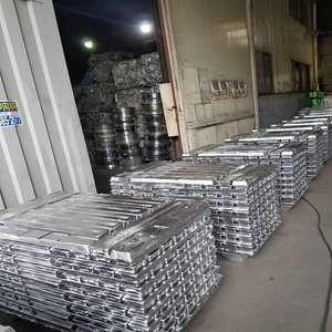 Vente en gros de lingots d'aluminium A7 à 99,7 % d'origine industrielle avec composition chimique Al pour applications industrielles - Product Image 1