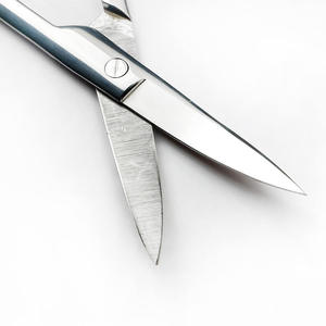 Ciseaux de beauté en acier inoxydable incurvés de 14 cm avec manche en céramique et finition miroir pour la coupe des sourcils par ANAAIF - Product Image 1