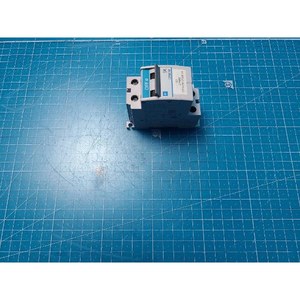 Série Fuji CP30F - Protecteur de circuit bipolaire MCP CP30FM-2P005, utilisé comme pièce détachée pour équipement semi-conducteur d'époque - Product Image 1