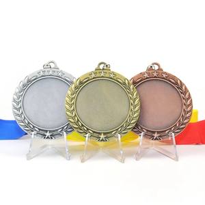 เหรียญรางวัลกีฬามาราธอนแบบวงกลมสีทองโลหะเปล่าพร้อมริบบิ้นสำหรับกระเป๋าทอแบบละลายน้ำได้ พิมพ์โลโก้ตามสั่งราคาส่งถูก - Product Image 5
