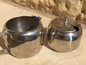 Jarra de Crema de Metal con Acabado Antiguo para Decoración de Comedor - Product Image 6