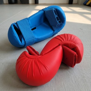 ผ้าพันมือเจลพรีเมียม ถุงมือซับในแบบยาวพันข้อมือ สำหรับชกมวย คาราเต้ MMA สีและโลโก้ปรับแต่งได้ ทำจากยางนีโอพรีน - Product Image 4