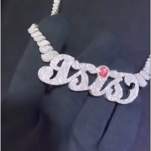 Collar con colgante de moissanita personalizado, colgante de moissanita con letra VVS, con cadena con incrustaciones de diamantes para unisex - Product Image 1