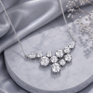 สร้อยคอจี้เพชรโมอิสซาไนต์ทรงหยดน้ำทองคำขาว 14K หรูหรา น้ำหนัก 4.76 กะรัต ประดับ 11 เม็ด เครื่องประดับชั้นดีสำหรับผู้หญิง ของขวัญแต่งงาน - Product Image 1