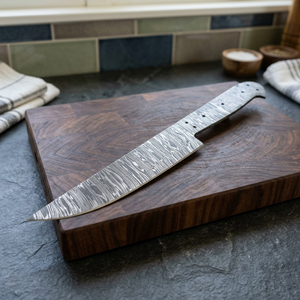 Lame de couteau de chef en acier Damas artisanal PAK ENTERPRISES, acier à motif pleine longueur, pré-percée pour la fabrication de couteaux - Product Image 6