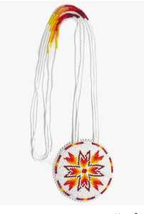 Conjunto de collar y aretes de cuentas coloridas que añaden un encanto vibrante al atuendo de fiesta y festivo. - Product Image 6